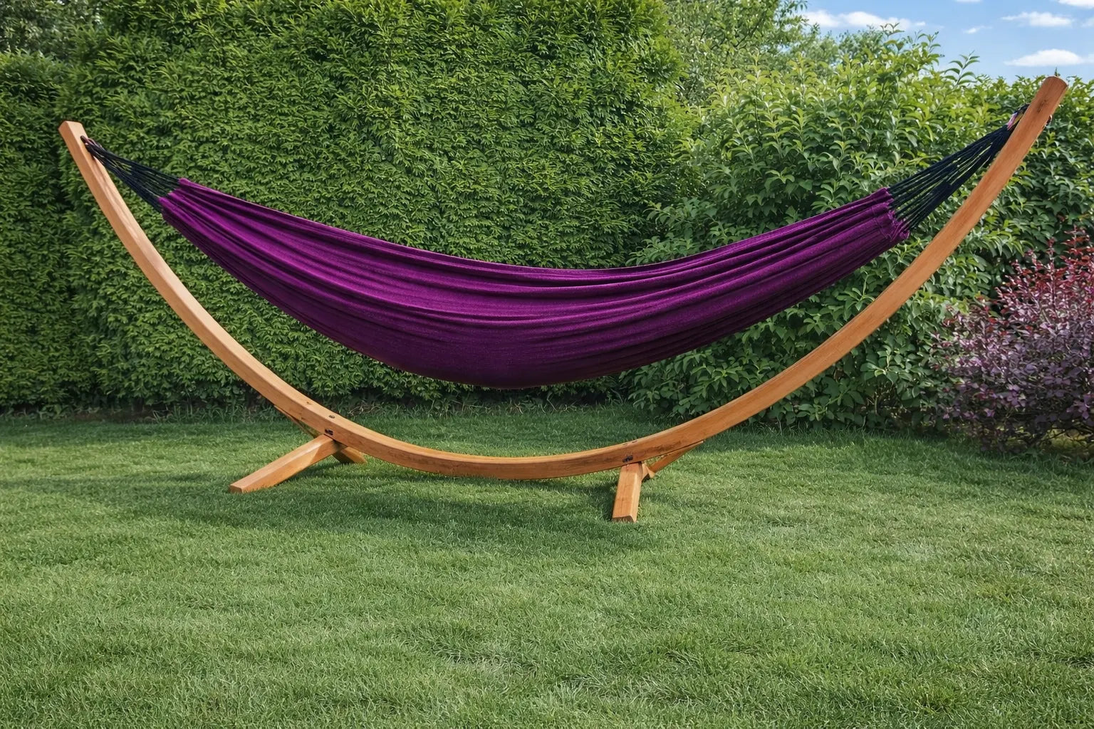 Hammock Universe Canada Premium Eucalyptus Wood Hammock Stand and Premium Brazilian Double Hammock rosapreta 642135812044 E-HS+20188