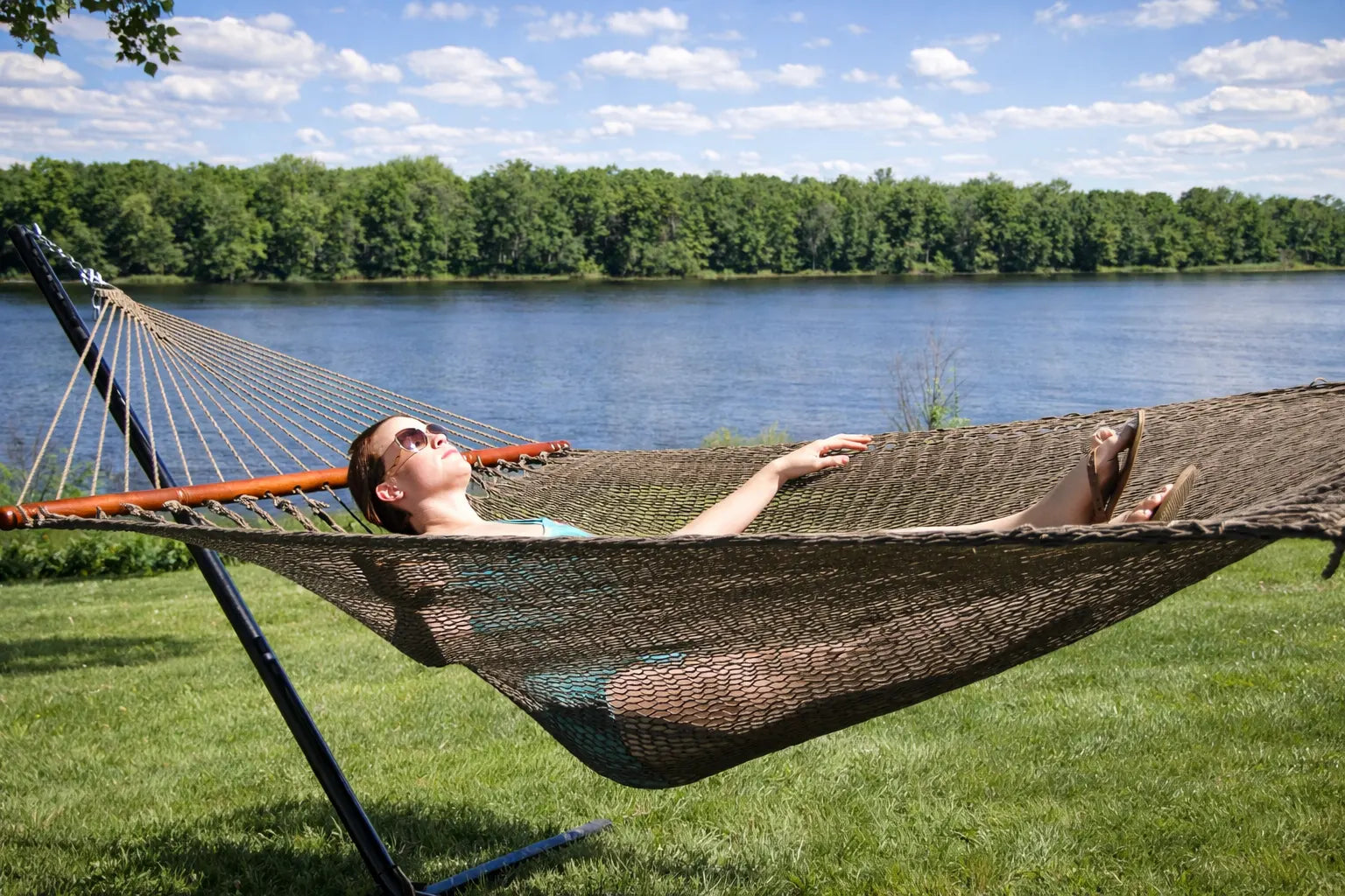 Hammock Universe Canada Deluxe Polyester Rope Hammock with 3-Beam Stand coffee 738447504965 50703-Coffee+15TBSB