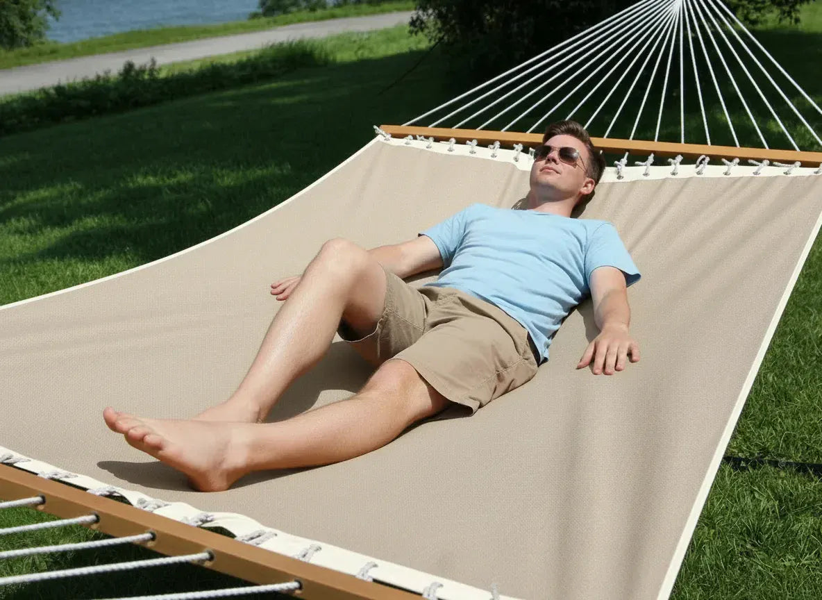 Hammock Universe Canada Poolside | Lake Hammock with 3-Beam Stand