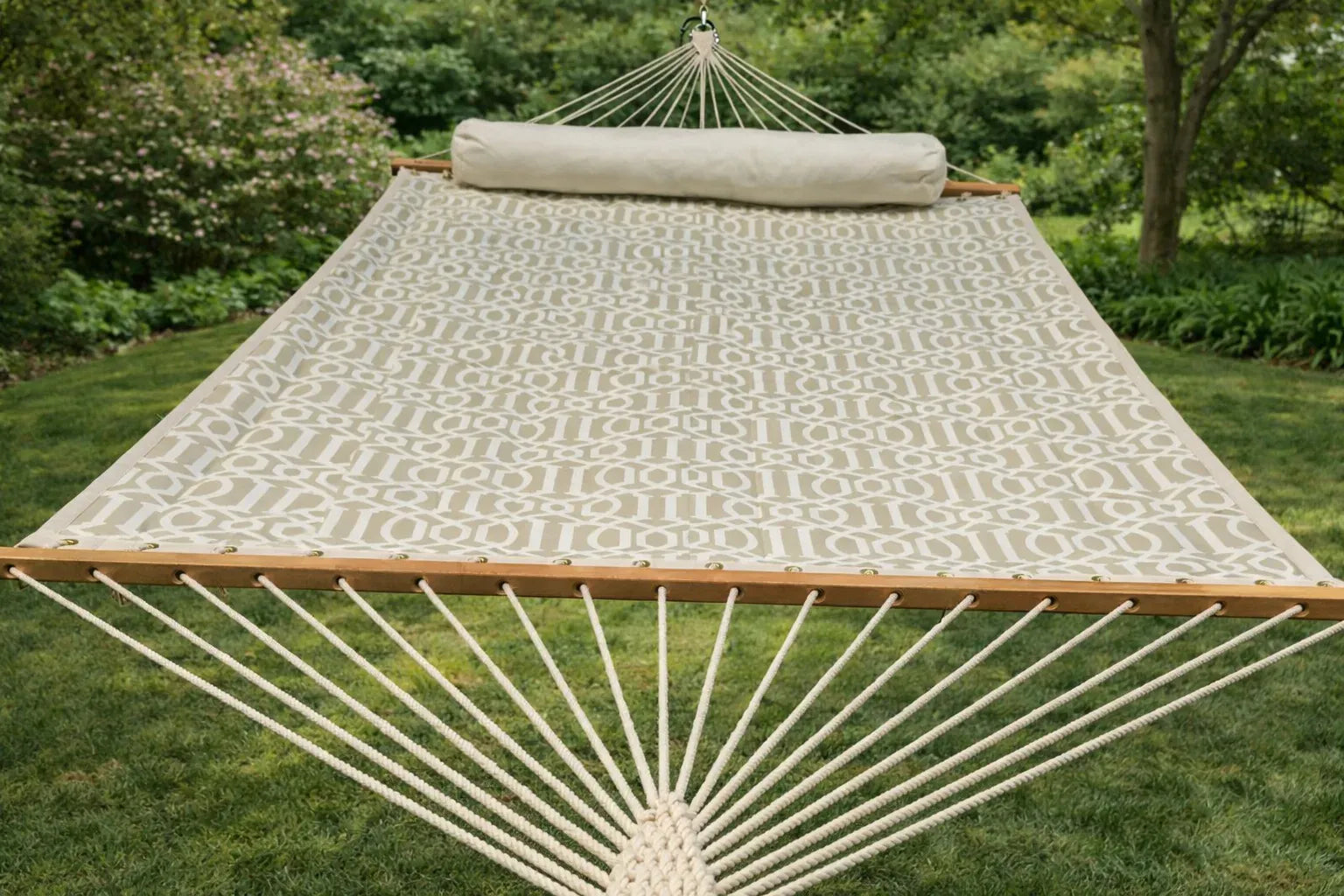 Hammock Universe Canada Quilted Hammock - Deluxe QHD-COUNTRY
