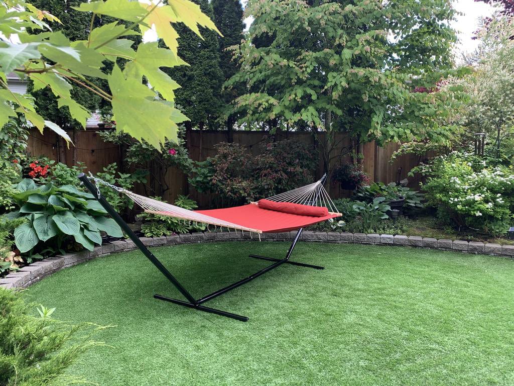 Hammock Universe Canada Olefin Double Quilted Hammock with Matching Pillow with 3-Beam Stand
