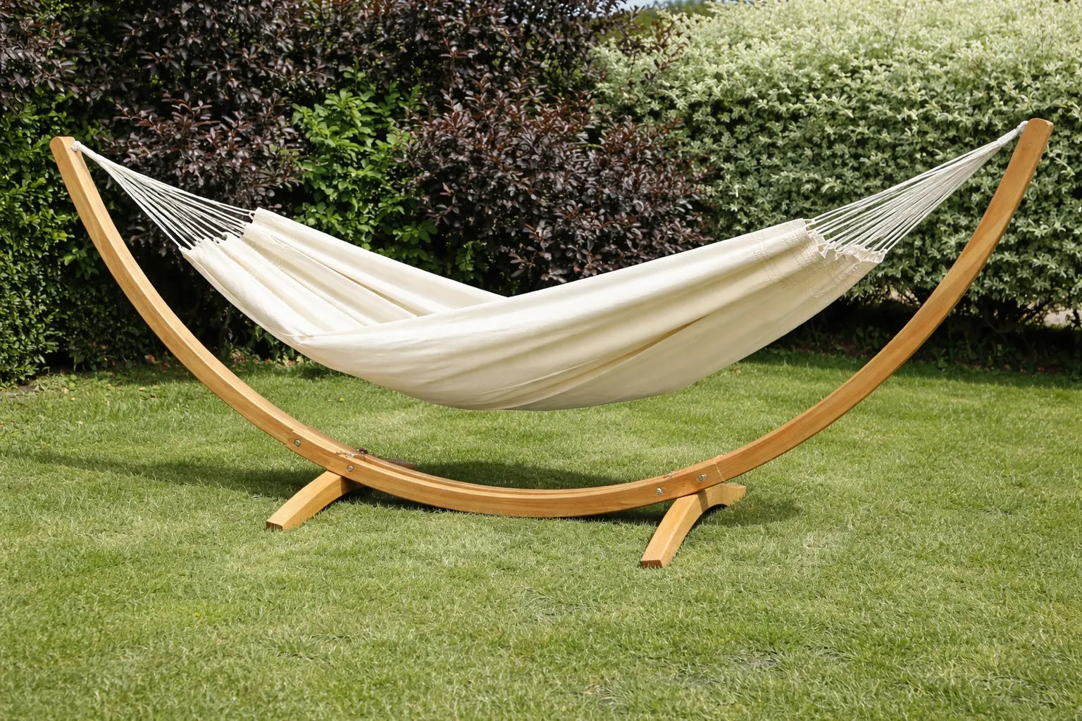 Hammock Universe Canada Premium Eucalyptus Wood Hammock Stand and Brazilian Deluxe Double Hammock natural 642135812129 E-HS+20150