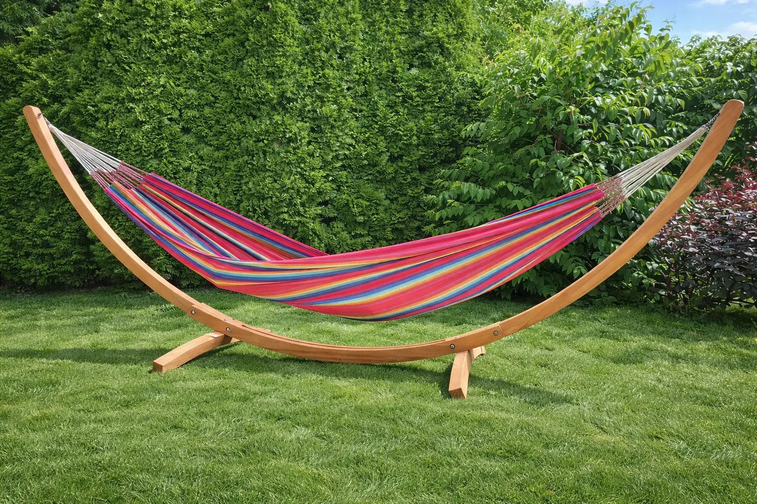 Hammock Universe Canada Premium Eucalyptus Wood Hammock Stand and Premium Brazilian Double Hammock ceara 642135812068 E-HS+20191