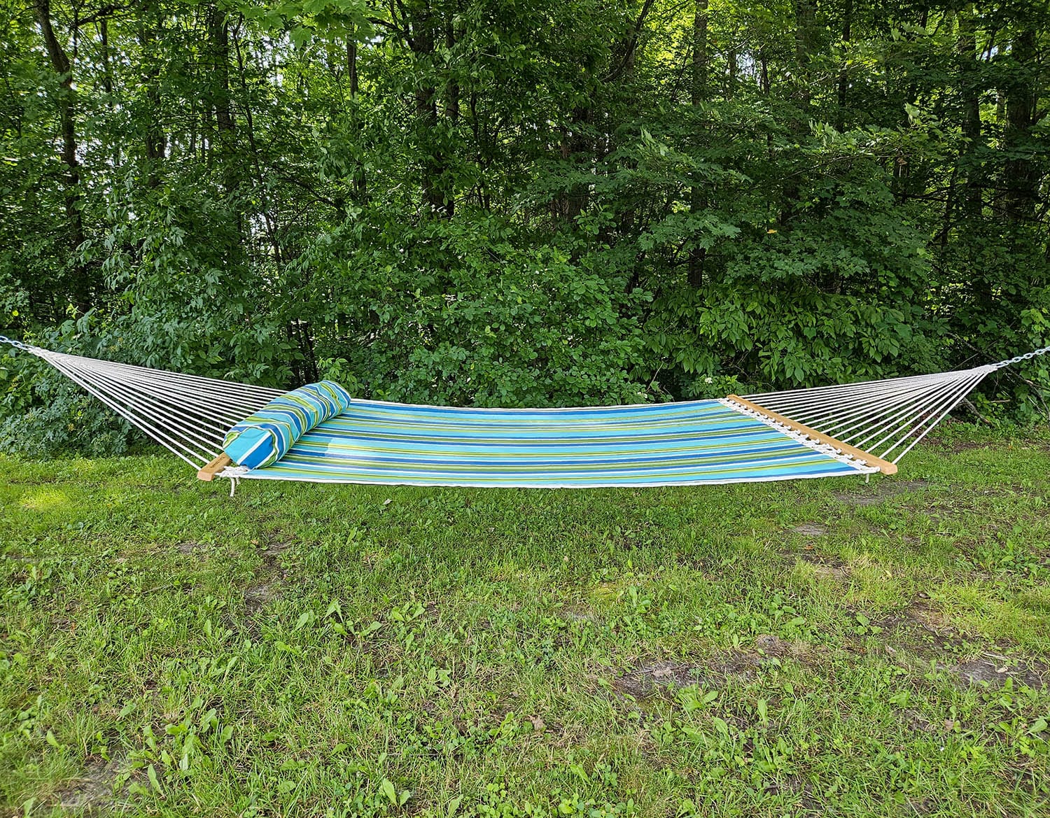 Hammock Universe Canada Deluxe Quilted Hammock with 3-Beam Stand