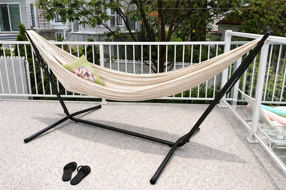 Hammock Universe Canada XL Thick Cord Mayan Hammock with Universal Stand