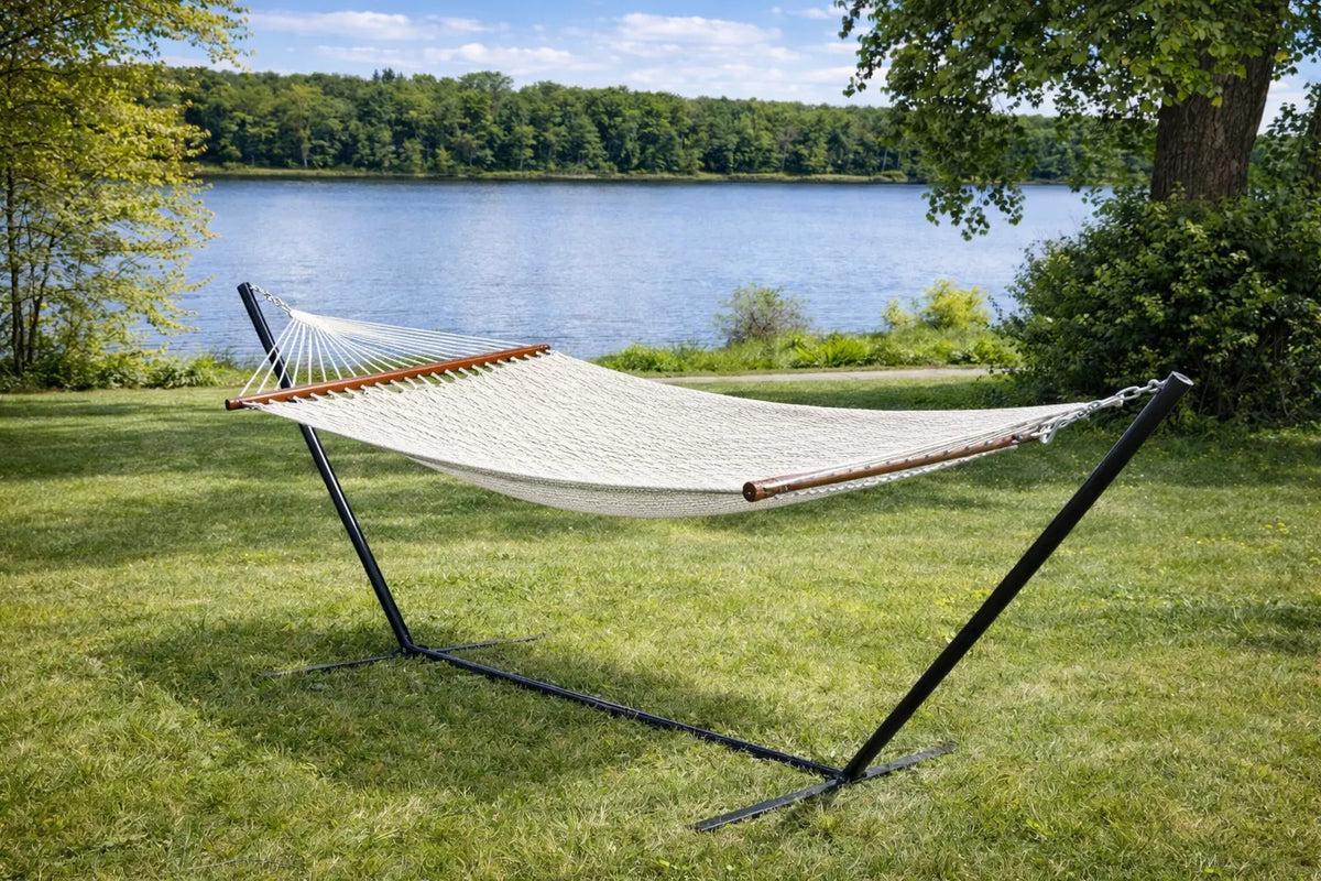Hammock Universe Canada Deluxe Polyester Rope Hammock with 3-Beam Stand