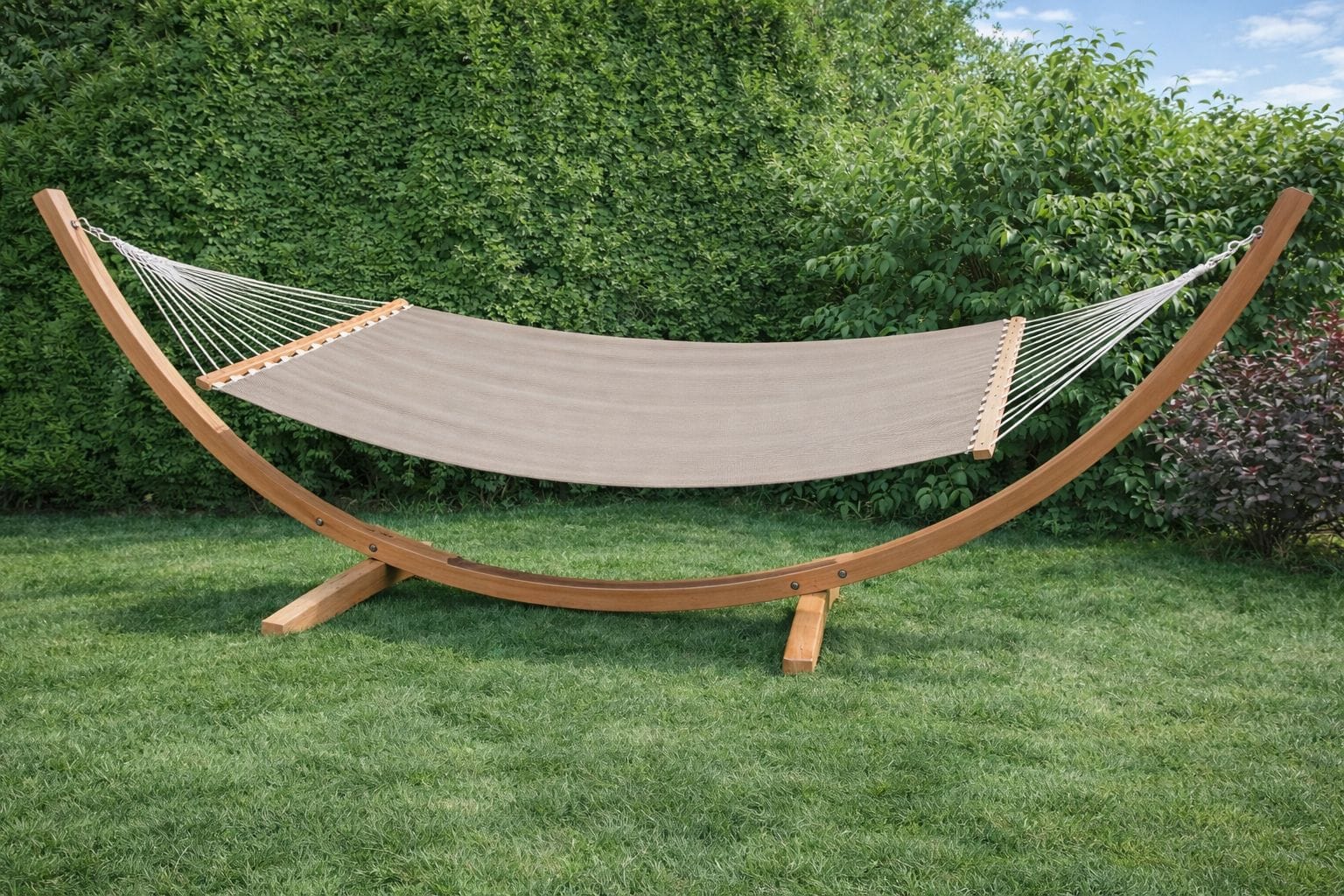 Hammock Universe Canada Premium Eucalyptus Wood Hammock Stand and Poolside Hammock ceara 642135811993 E-HS+51323