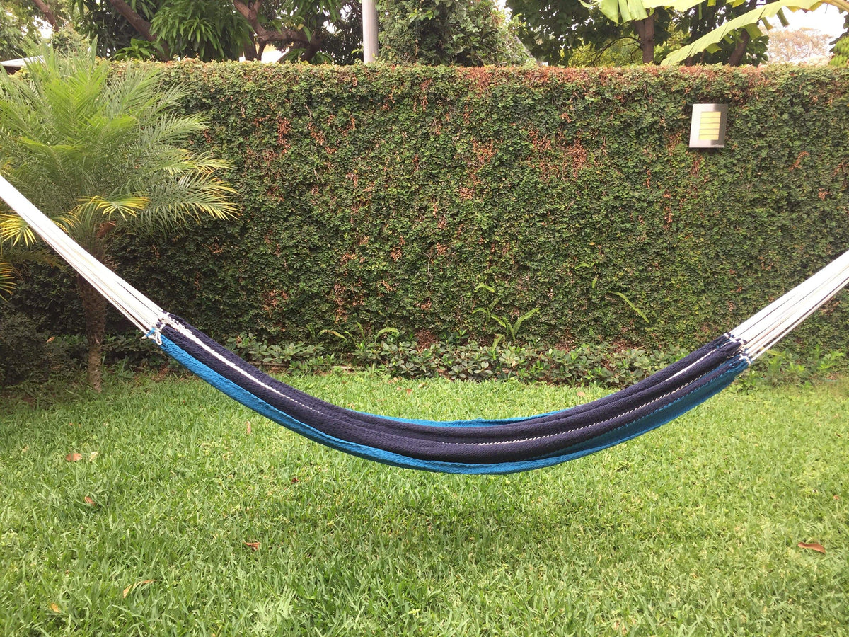 Hammock Universe Canada Nicaraguan Hammock with Eco-Friendly Bamboo Stand