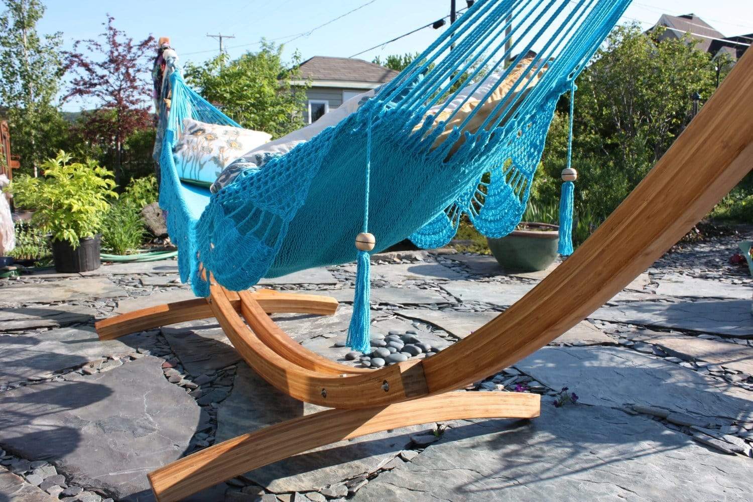 Hammock Universe Canada Nicaraguan Hammock with Eco-Friendly Bamboo Stand