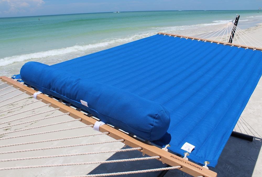 Hammock Universe Canada Olefin Double Quilted Hammock with Matching Pillow and Eco-Friendly Bamboo Stand
