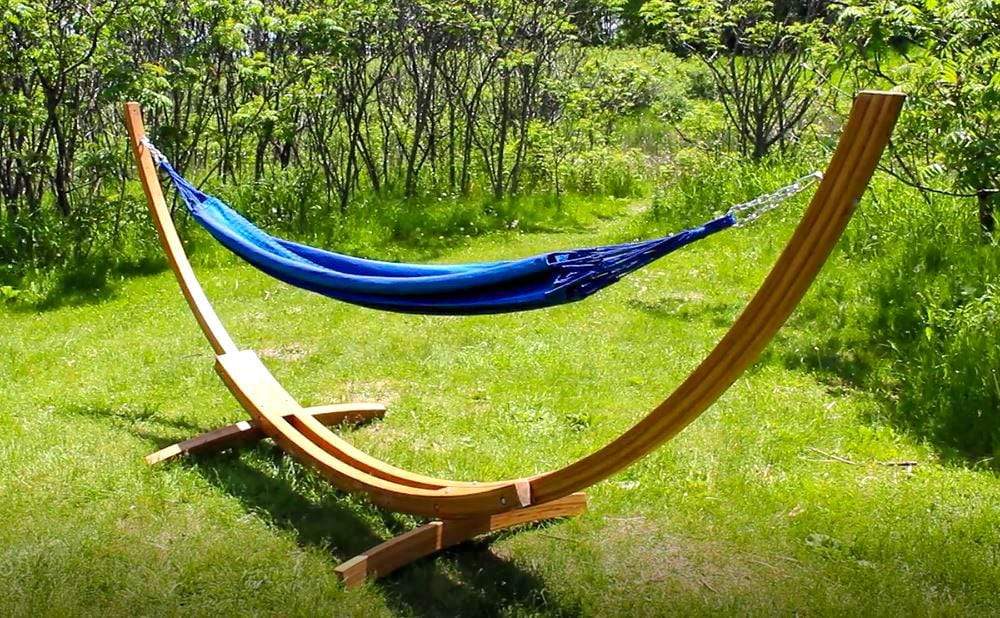 Hammock Universe Canada Deluxe Brazilian Style Double Hammock with Bamboo Stand