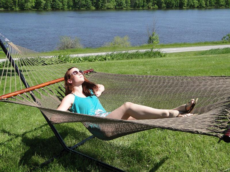 Hammock Universe Canada Polyester Rope Hammock - Soft-Woven Deluxe