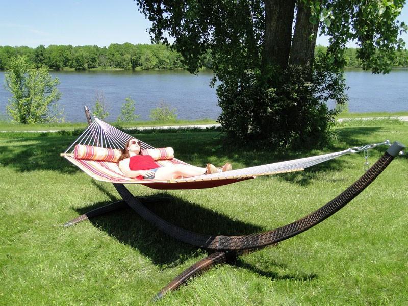 Deluxe Quilted Hammock with Wicker Stand - Hammock Universe Canada